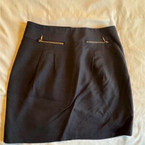 Classic Black Women's Zip-Pocket Skirt